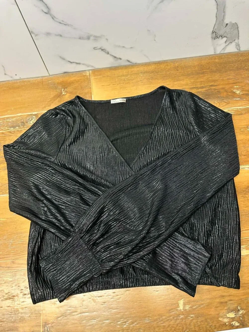 🤍 Women’s Wrap Top – ZARA – Size L/G – $14 🤍 - Picture 3 of 7